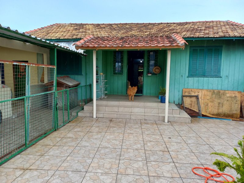 Casa - Venda - Trs de Maio - Capivari de Baixo - SC